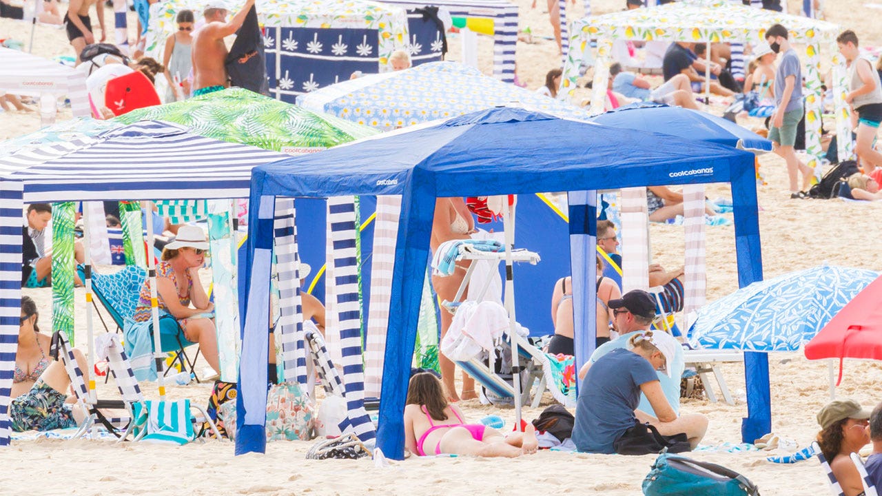 beach-cabanas-debate-prime-minister