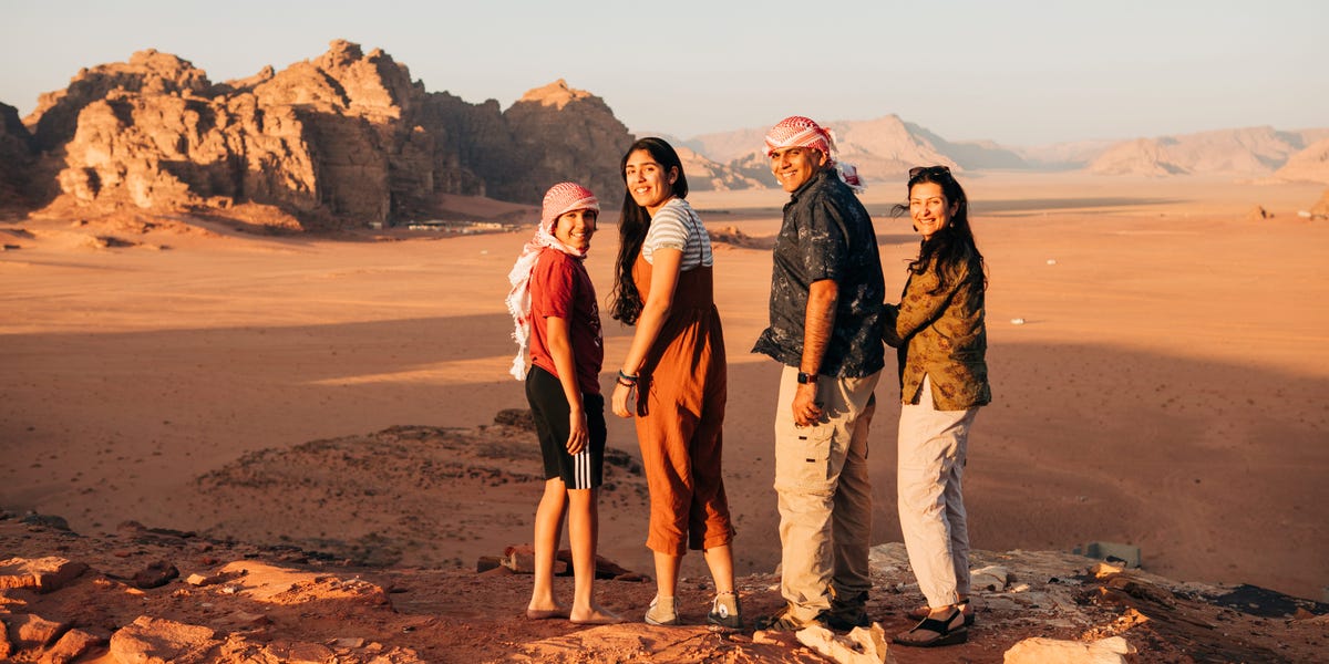 family-vacations-destination-drawing