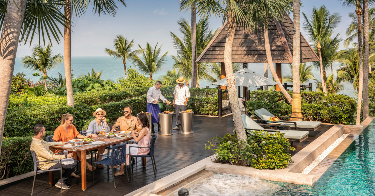 luxury-resort-the-white-lotus