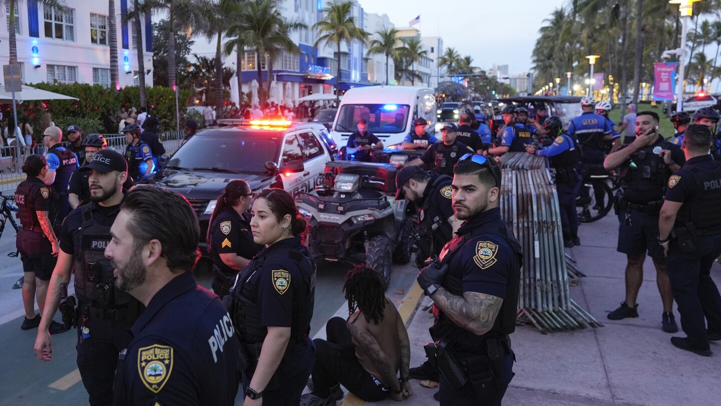 miami-beach-spring-break-tourism