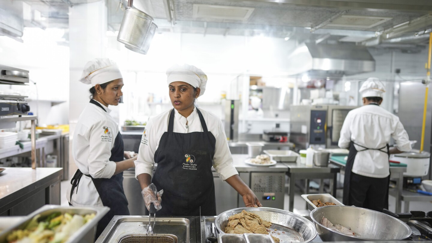 women-empowerment-sri-lanka-resort