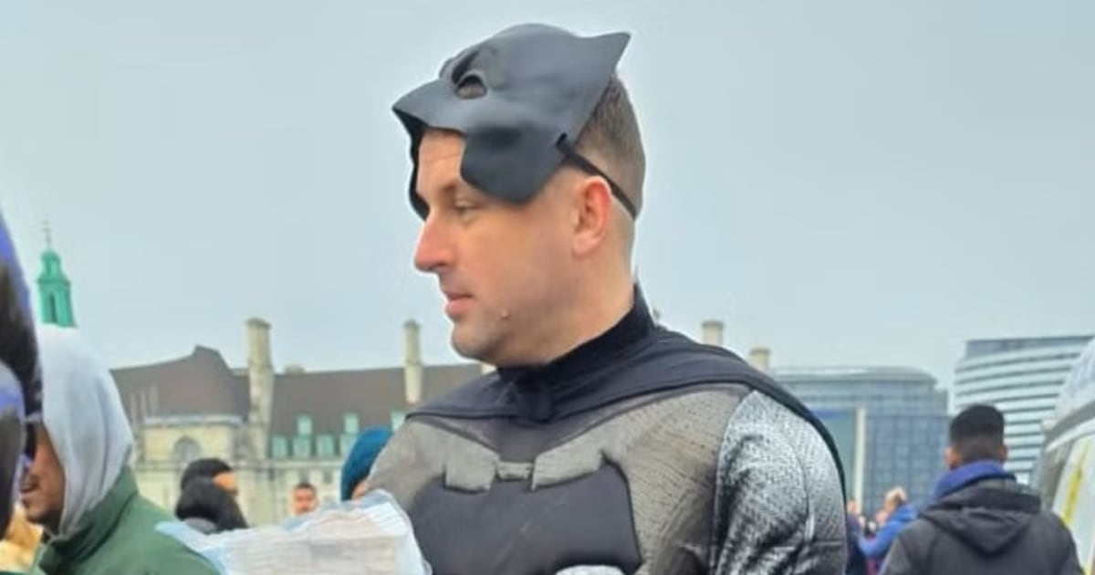 batman-tourist-scams-london