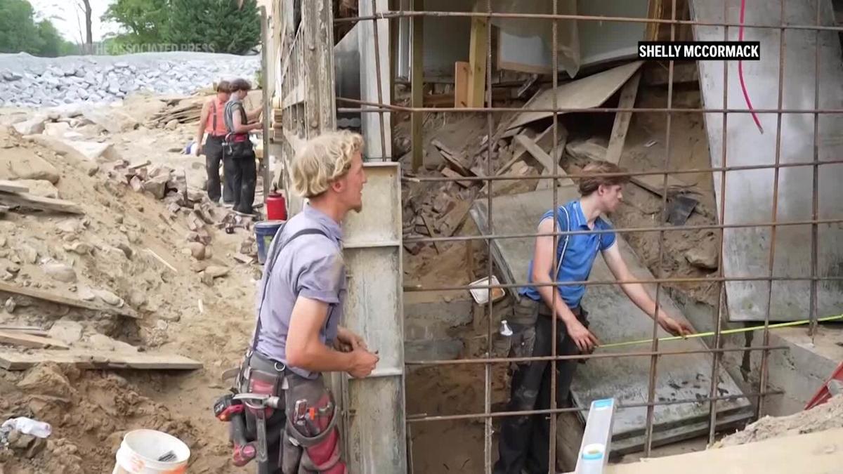 flood-recovery-tourist-town