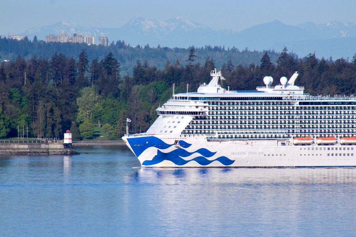 alaska-tourist-hiking-tragedy