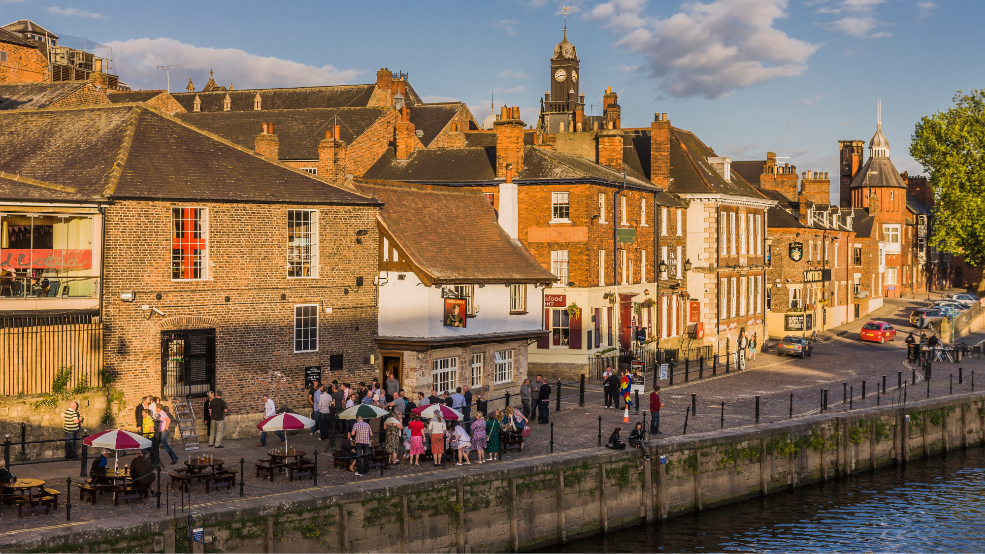 best-waterside-pubs-uk-summer